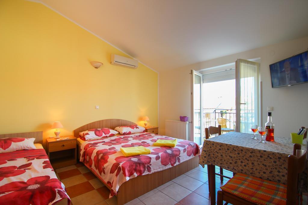 Apartments Miani Novigrad Istria Buitenkant foto