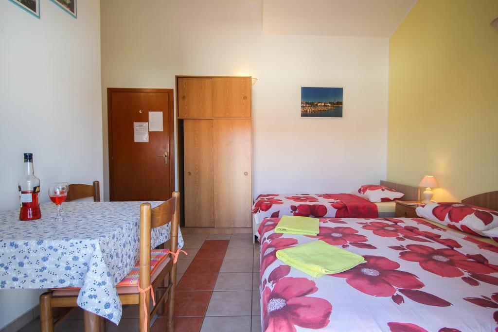 Apartments Miani Novigrad Istria Buitenkant foto