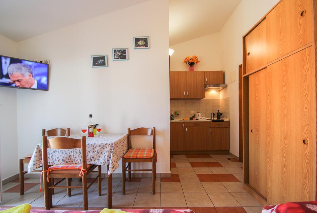 Apartments Miani Novigrad Istria Buitenkant foto
